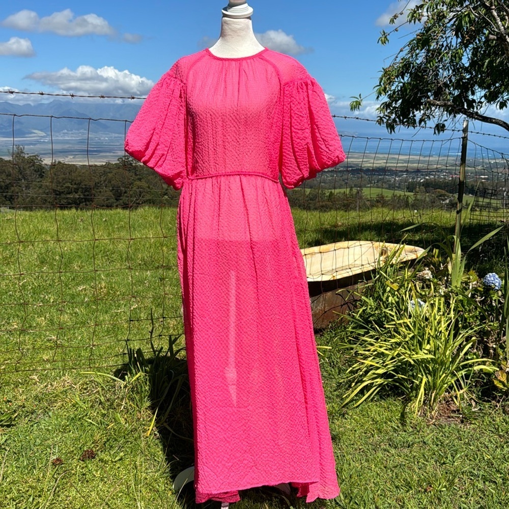 🚨SOLD DO NOT PURCHASE H&M Vibrant Pink Textured Midi Dress